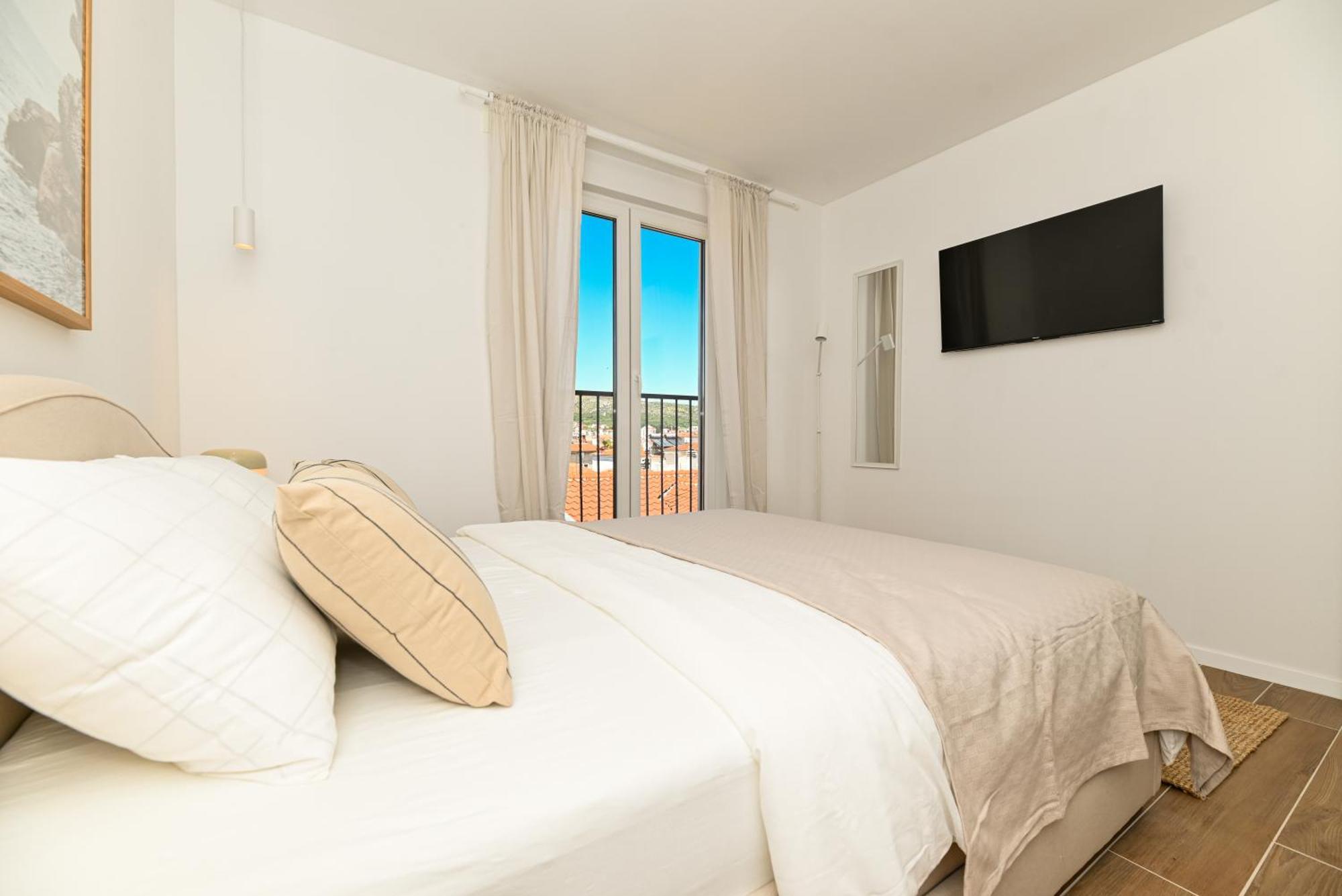 Downtown Apartments Maar Трогир Экстерьер фото