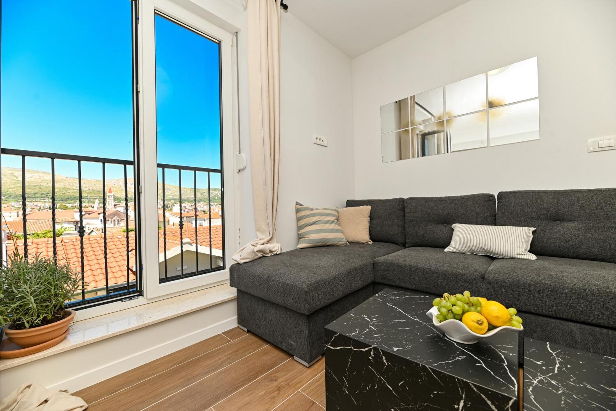 Downtown Apartments Maar Трогир Экстерьер фото