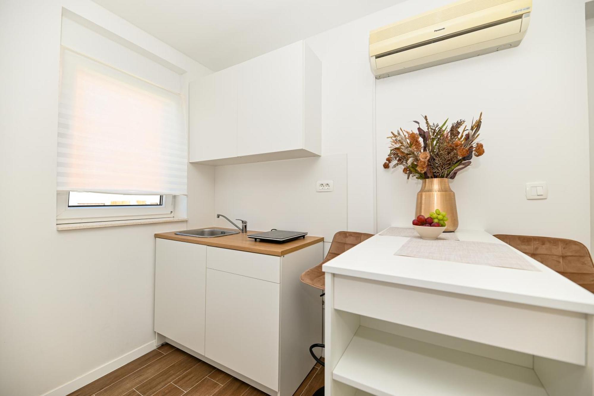 Downtown Apartments Maar Трогир Экстерьер фото