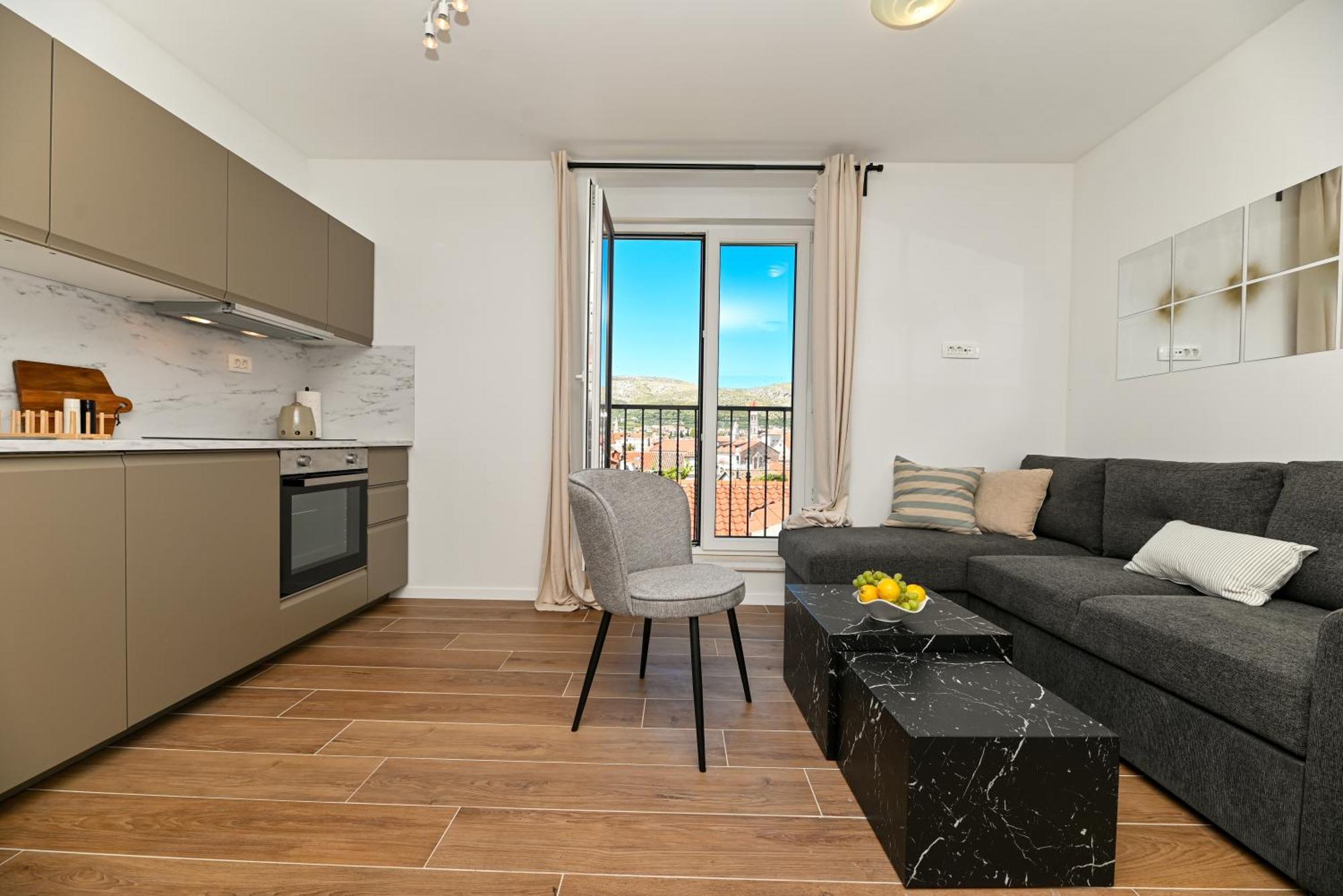 Downtown Apartments Maar Трогир Экстерьер фото