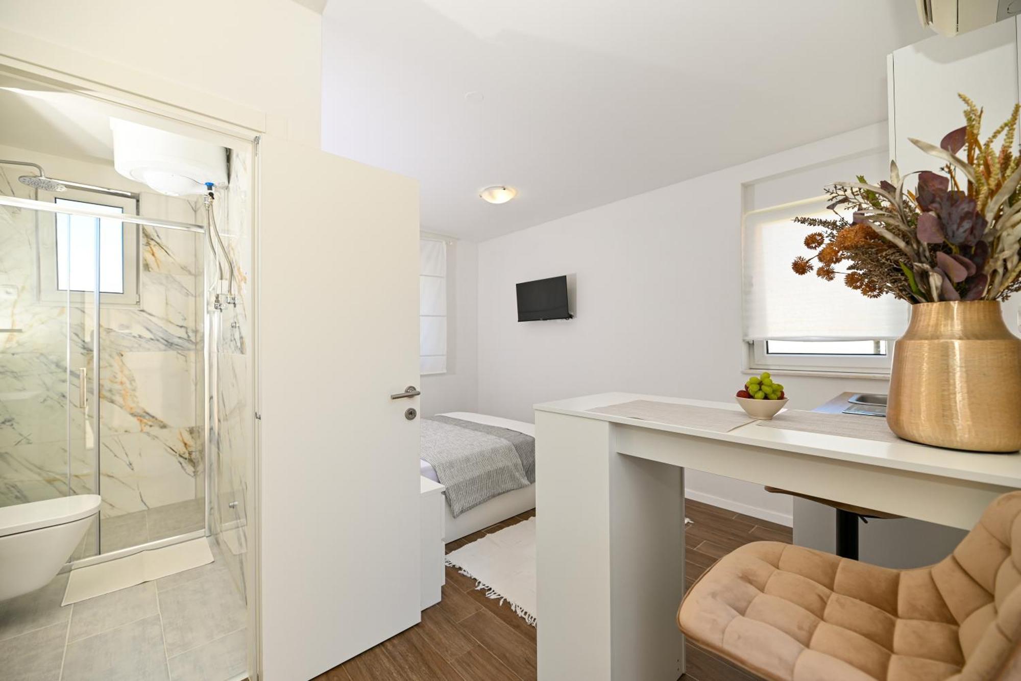 Downtown Apartments Maar Трогир Экстерьер фото