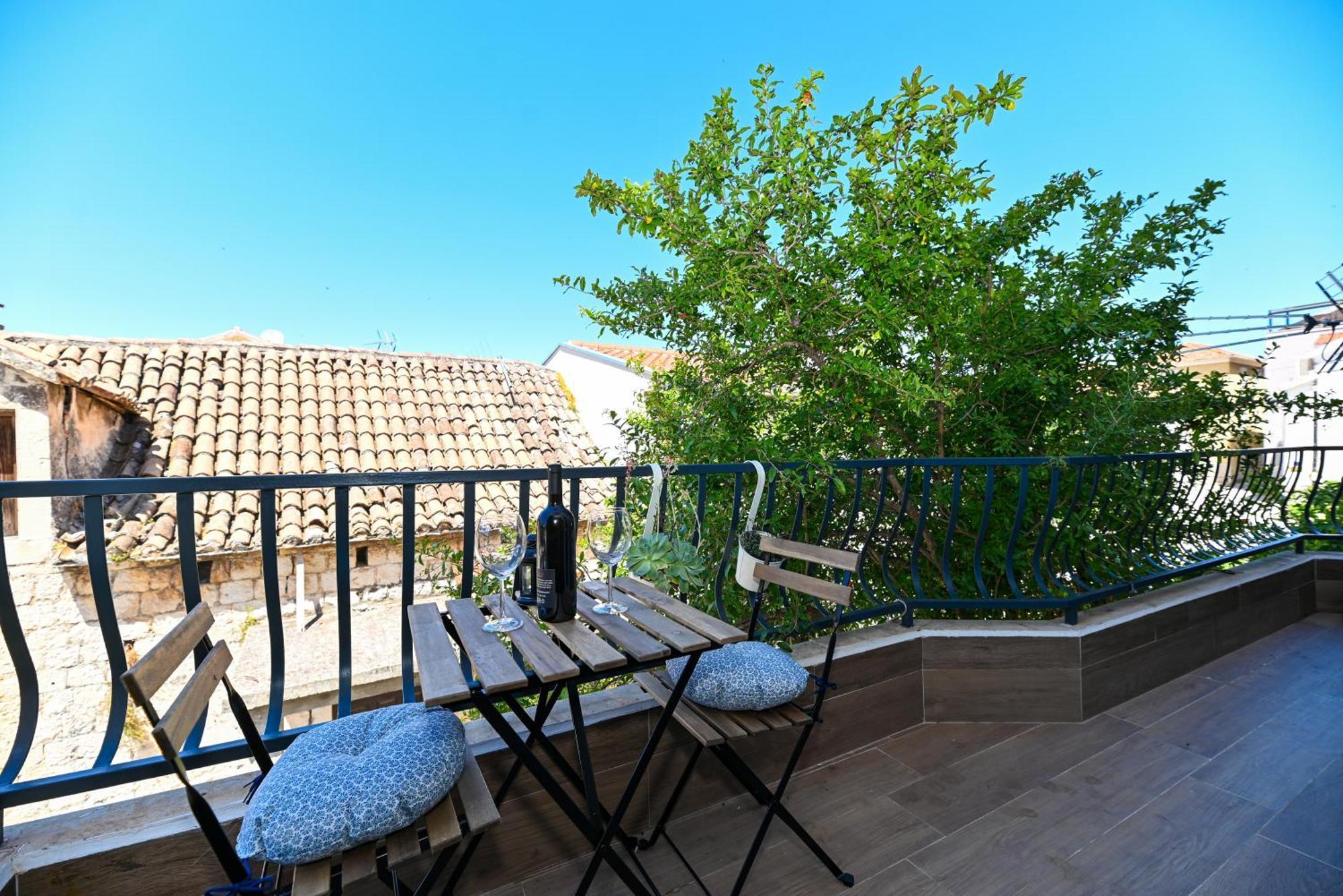 Downtown Apartments Maar Трогир Экстерьер фото