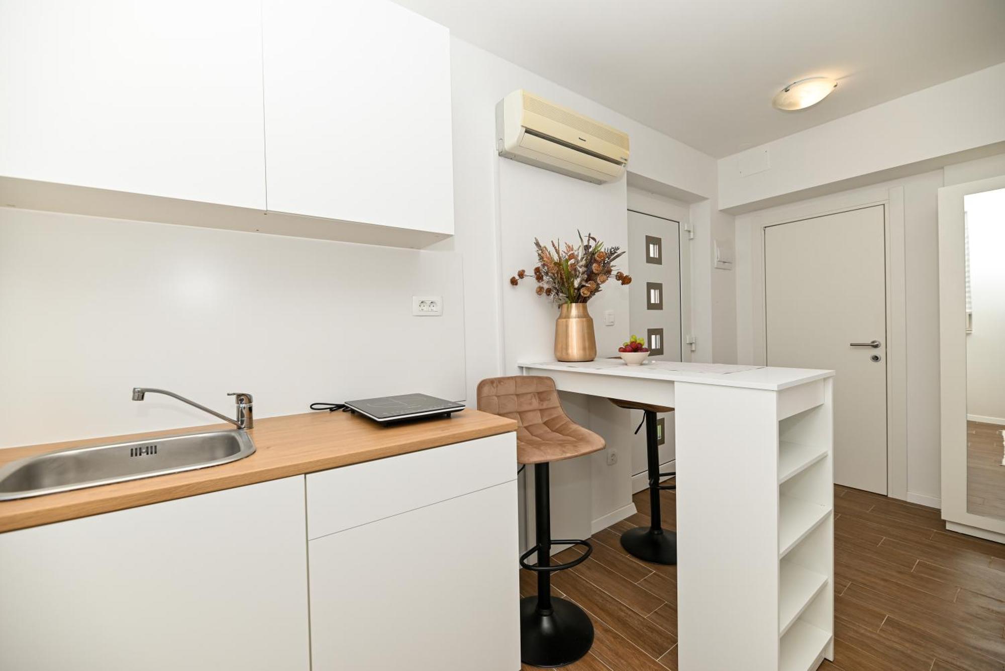 Downtown Apartments Maar Трогир Экстерьер фото
